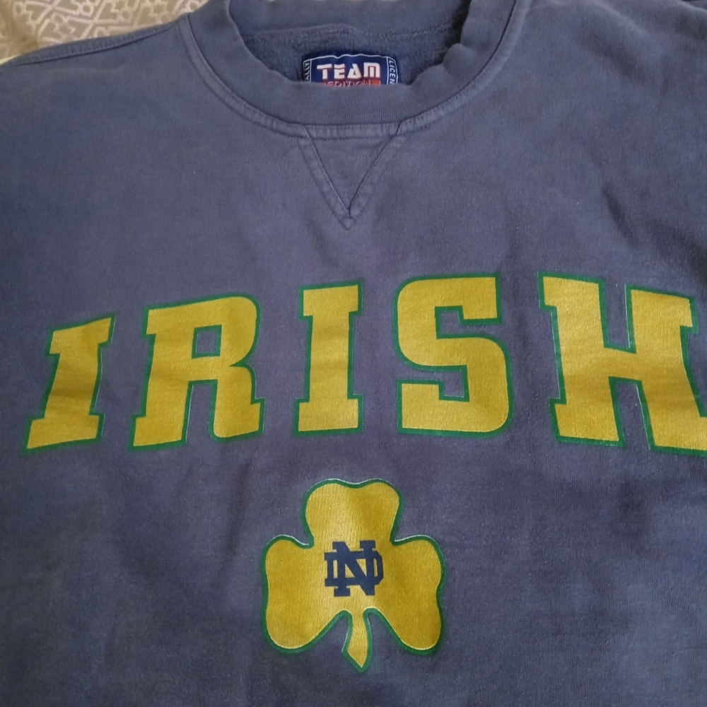 Vintage notre dame sweater